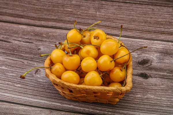 Poucos Doce Amadurecido Amontoado Cereja Amarela — Fotografia de Stock