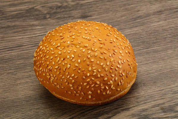 Frisk Burger Bolle Med Sesamfrø - Stock-foto