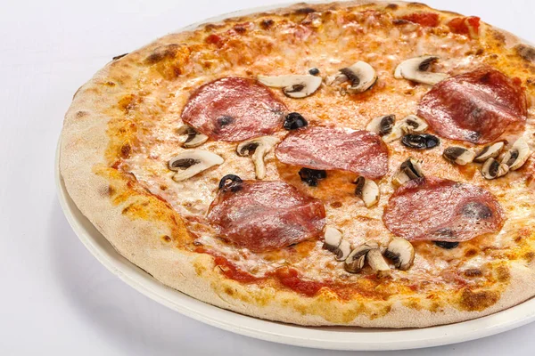 Pizza Tradicional Italiana Com Salsichas Queijo — Fotografia de Stock