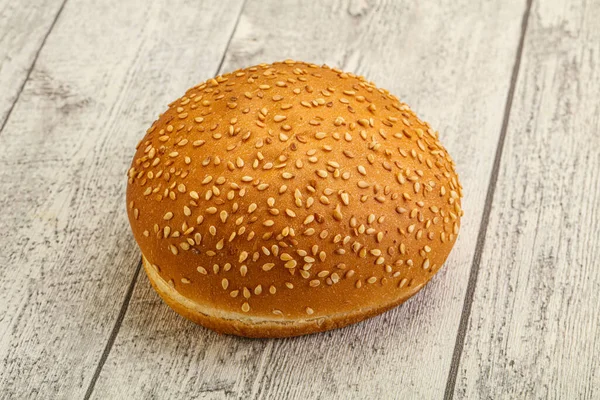 Färsk Hamburgerbröd Med Sesamfrön — Stockfoto