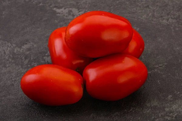 Wenige Rote Leuchtend Leckere Tomatenhaufen — Stockfoto