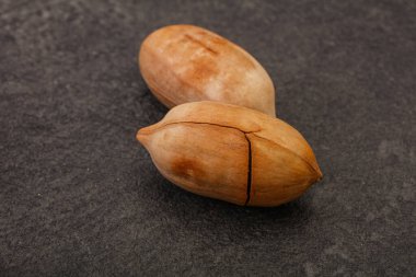 Tatlı ceviz yığını izole edilmiş.