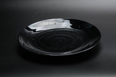 Mutfak için boş renk tabağı izole edildi