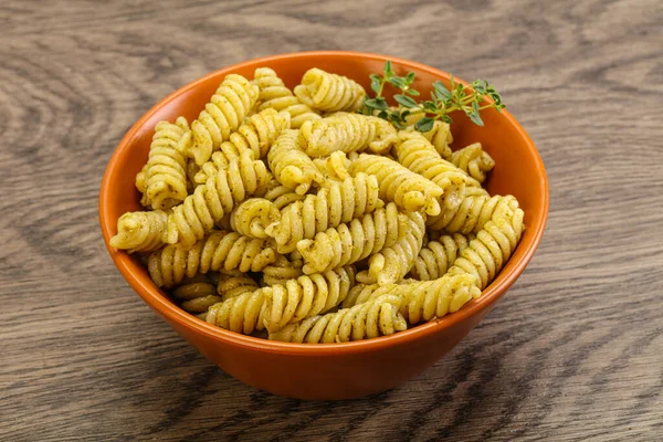 Pastas Italianas Fusilli Con Salsa Pesto — Foto de Stock