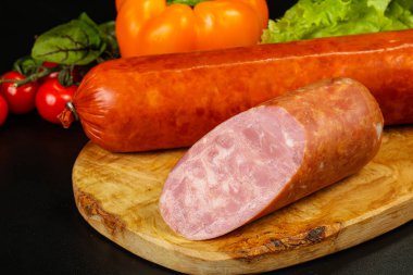 Lezzetli domuz jambonlu sosis.