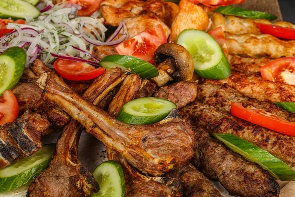 Grillade Olika Kött Grill Mix Med Grönsaker — Stockfoto