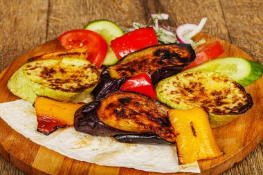 Izgara sebze - biber, domates, patlıcan, kabak ve domates