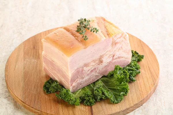 Ev yapımı domuz pastırması.