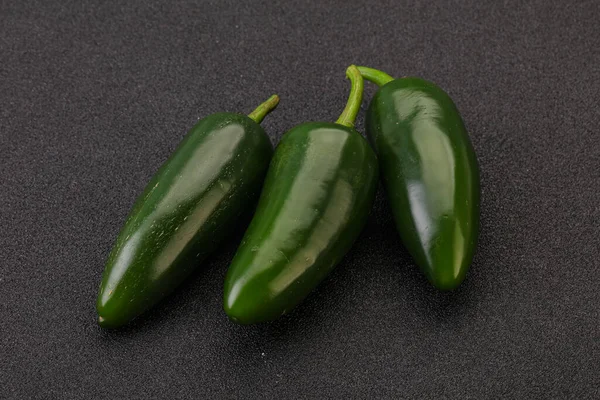 Grüner Roher Würziger Jalapeño Paprika Haufen — Stockfoto