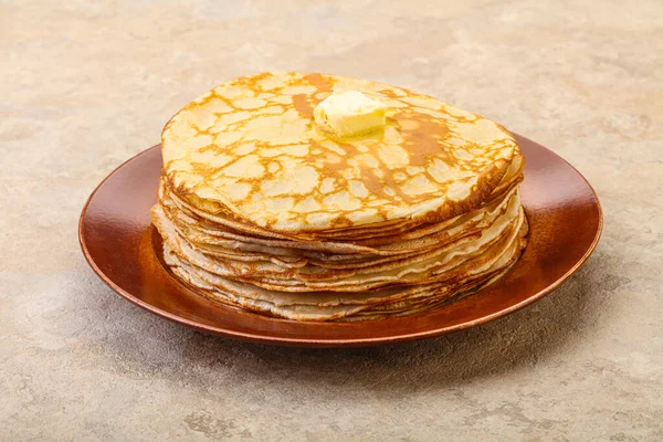 Stack Med Ryska Traditonala Pannkakor Med Smör — Stockfoto