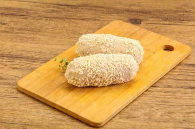 Fırında pişmemiş tavuk pirzolası.