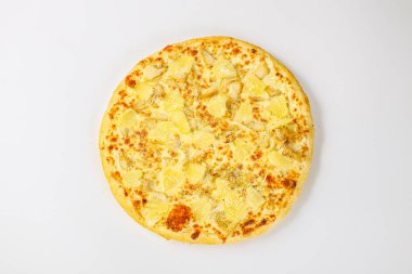 Tavuk ve ananaslı Hawaii Pizzası