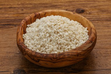 Risotto için çiğ İtalyan arborio pilavı