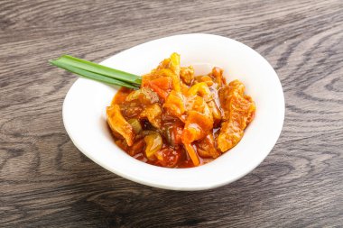 Sebzeli ve soslu et kebabı.