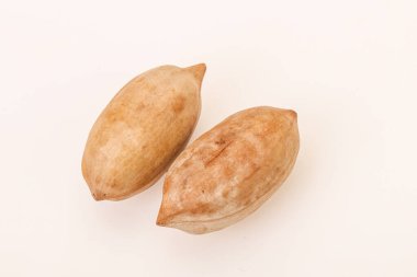 Tatlı ceviz yığını izole edilmiş.