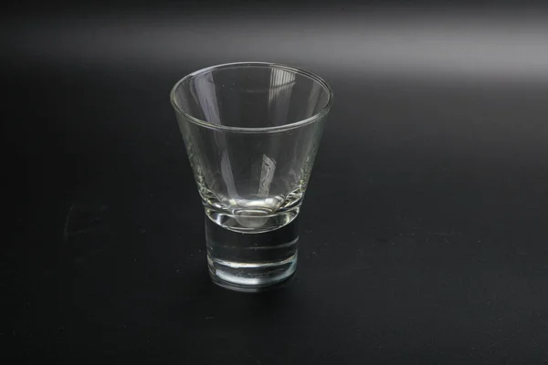 Leeg Glas Voor Wijnstokken Water Geïsoleerd — Stockfoto