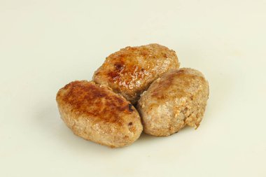 Ev yapımı pirzola ve kıyma.