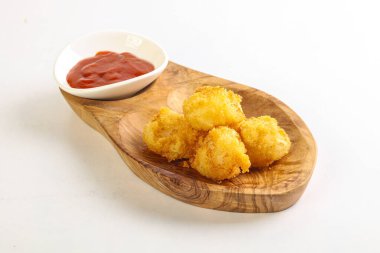 Deniztarağı ve soslu geleneksel Japon temposu.