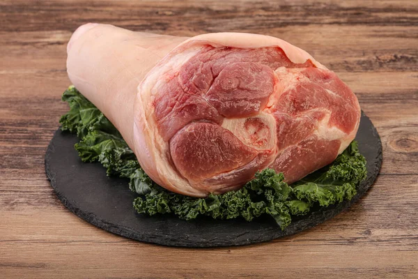 요리하기 커다란 돼지고기 너트로 — 스톡 사진