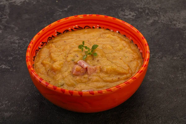 Sopa Crema Guisantes Con Costillas Cerdo Ahumadas — Foto de Stock