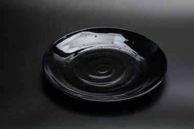 Mutfak için boş renk tabağı izole edildi