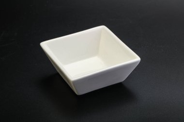 Siyahın üzerine servis için beyaz leke.