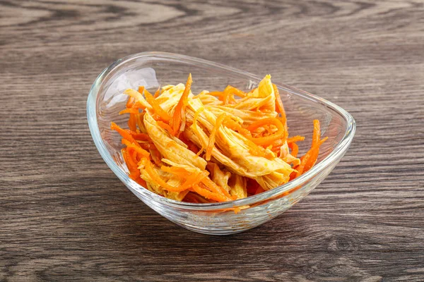 Havuçlu ve baharatlı Kore soya kuşkonmazı.