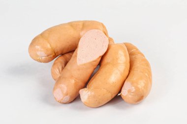 Kıyma ve sosisli, doğal et sosisleri.