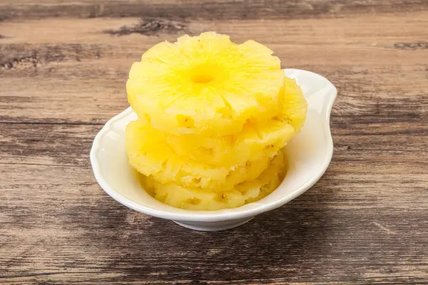 Sweet Ripe Pineapple Rings Bowl — Stock Photo, Image