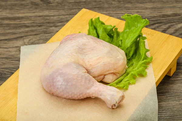 샐러드 요리하기 위하여 닭고기 — 스톡 사진