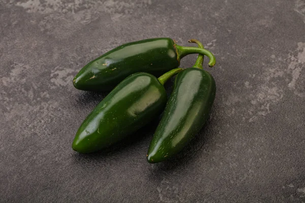 Grüner Roher Würziger Jalapeño Paprika Haufen — Stockfoto