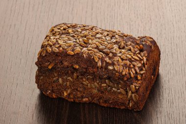 Organik çavdar ekmeği ekmeği.