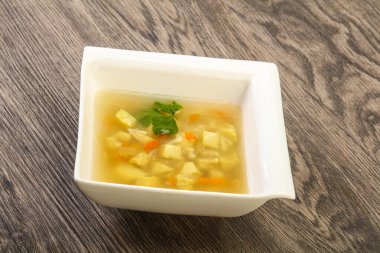 Havuçlu ve patatesli lezzetli tavuk çorbası