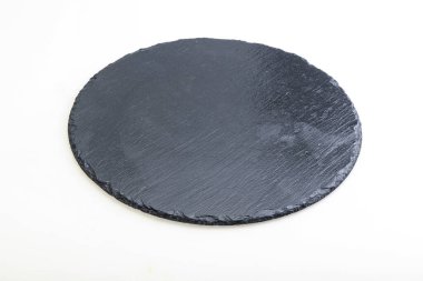 Siyah taş tahtası beyaz arkaplanda izole edildi