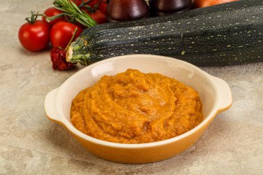 Vejetaryen mutfağı - Ot ve baharatlı kabak püresi