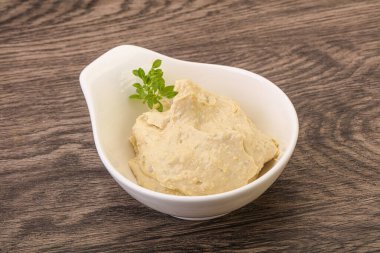 Vejetaryen yemeği. Zeytinyağlı humus sosu.