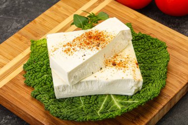 Salata için Yunan Feta peyniri