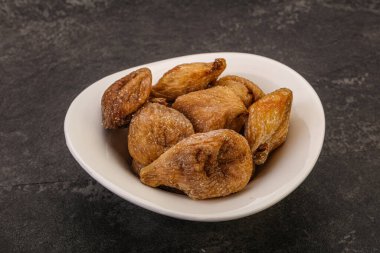 Kuru incirli meyve yığını.