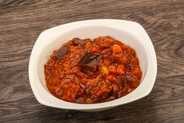 Domatesli ve otlu patlıcan sote.