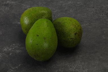 Olgun yeşil avokado - vegan için süper yiyecek