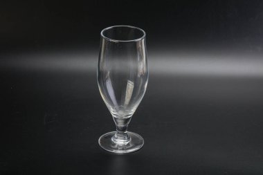 Asma ya da su için boş bardak