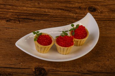 Apetizer - kırmızı havyarlı tart