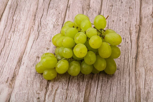 甘くおいしい熟した緑のブドウ — ストック写真