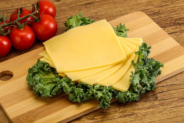 Sliced Gauda Cheese Snack Board — Stock Photo, Image