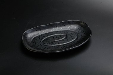 Mutfak için renkli boş kase izole