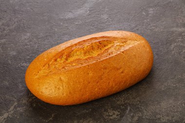 Ev yapımı beyaz ekmek, izole edilmiş.