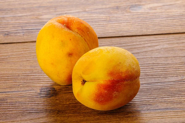 Two Sweet Ripe Tasty Peaches Isolated — Stock Photo, Image