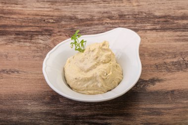Vejetaryen yemeği. Zeytinyağlı humus sosu.