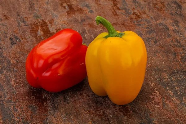 Twee Rijpe Zoete Bulgaarse Paprika — Stockfoto