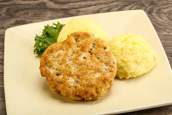 Kotlet Mielony Kurczaka Puree Ziemniaczanym — Zdjęcie stockowe